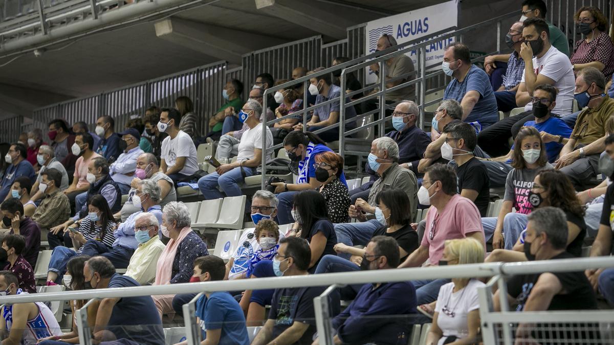 El HLA vence al líder y presenta su candidatura para al "play-off" por la ACB