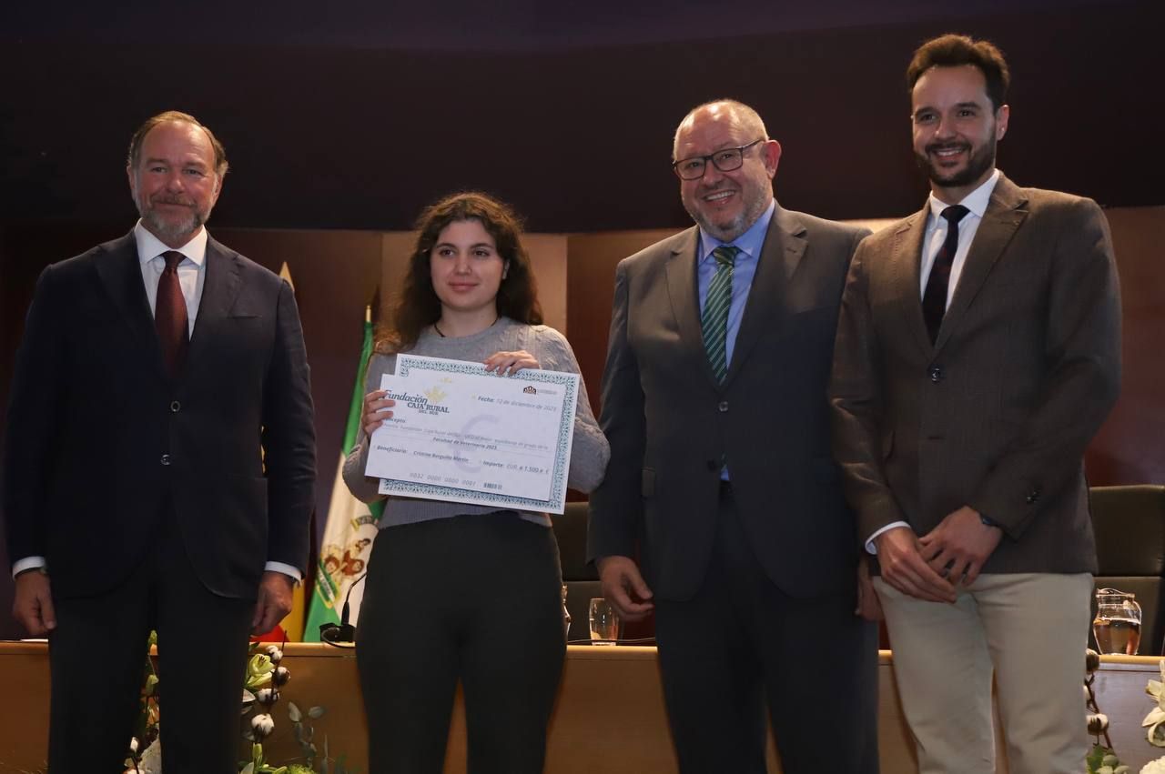 VI Premios de la Fundación Caja Rural del Sur a los mejores expedientes de Grado de la UCO, en imágenes