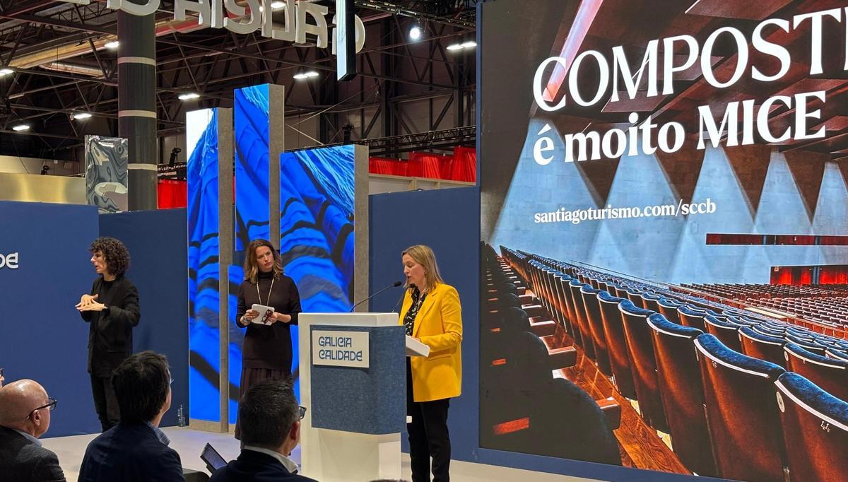 A concelleira de Turismo, Míriam Louzao, durante a presentación en Fitur