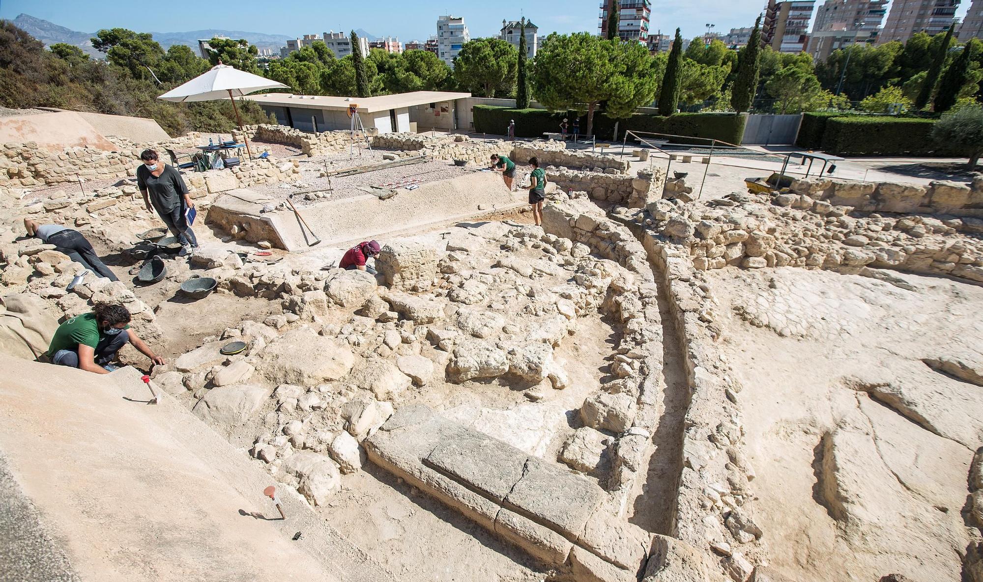 La puerta secreta de Lucentum