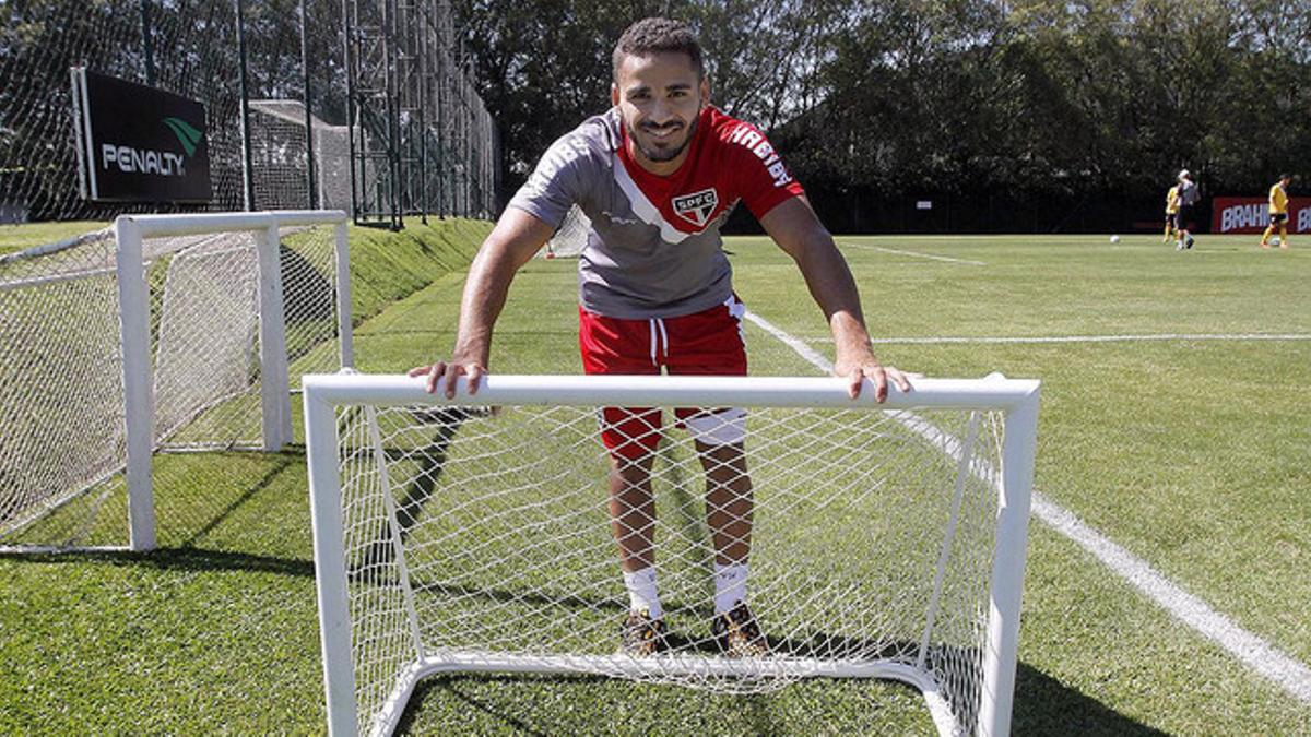 Douglas Pereira, durante un entrenamiento del Sao Paulo