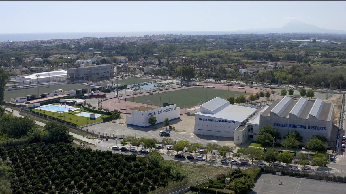 Una vista aérea del Polideportivo Municipal de Oliva