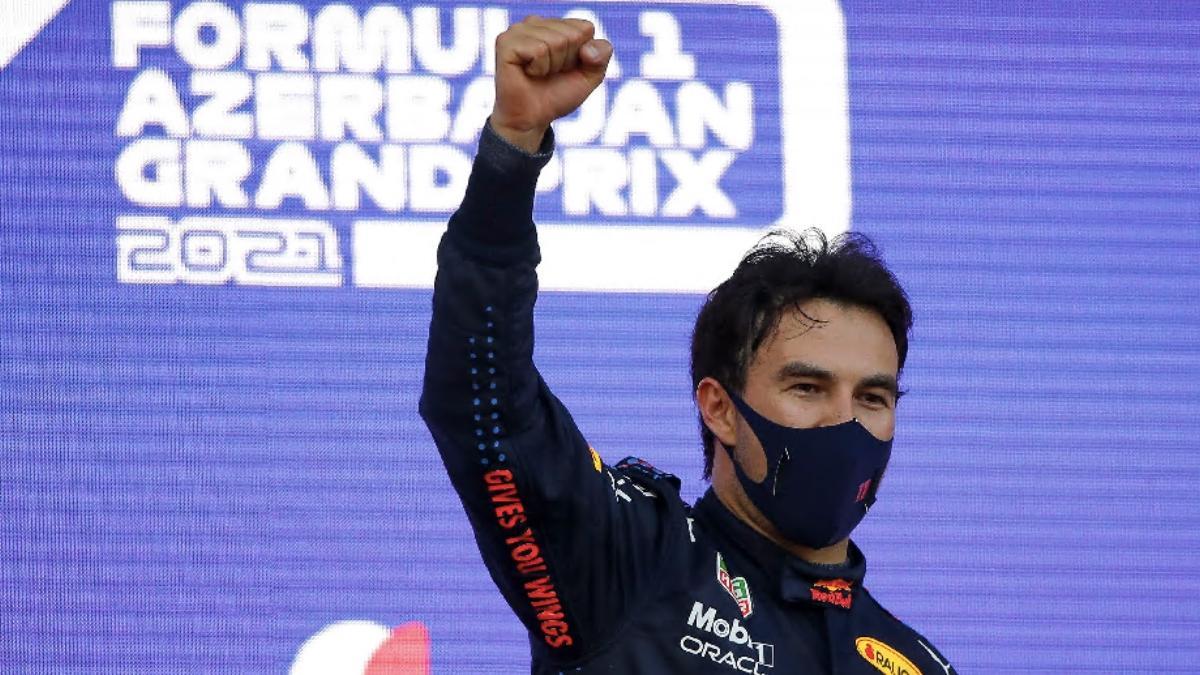 Checo Pérez celebra su triunfo en Azerbaiyán