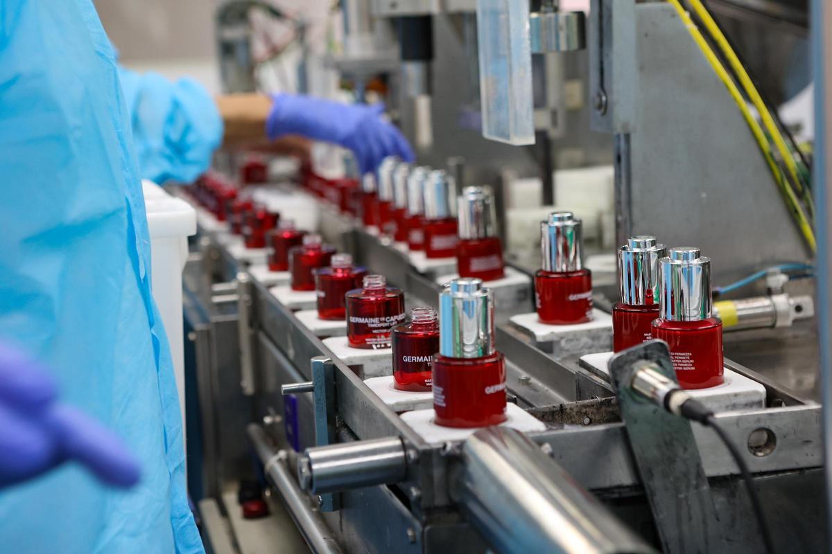 Línea de envasado en Germaine de Capuccini.