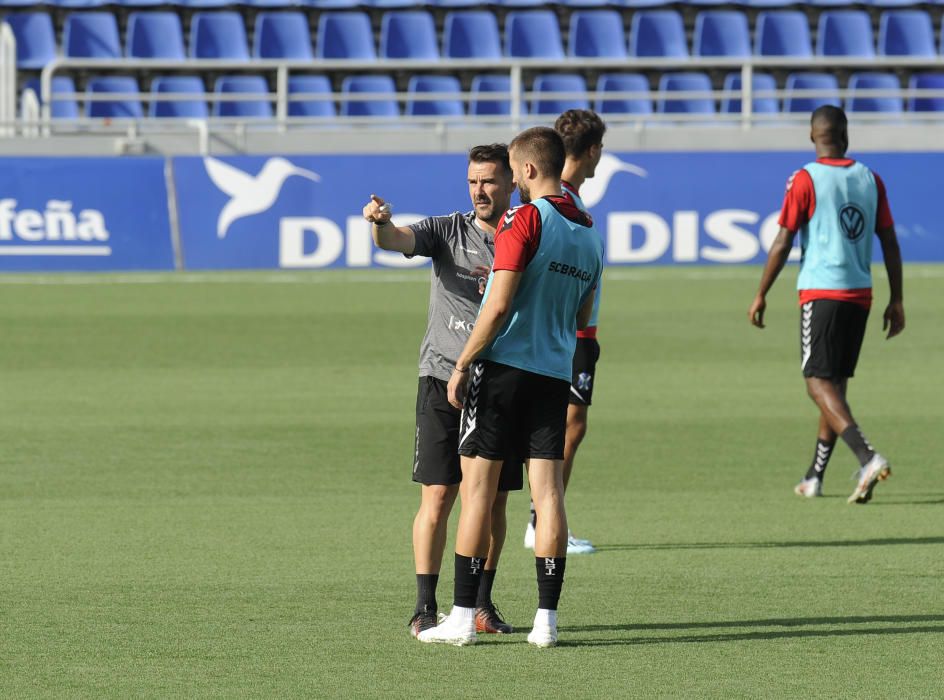 El CD Tenerife vuelve a entrenar en casa