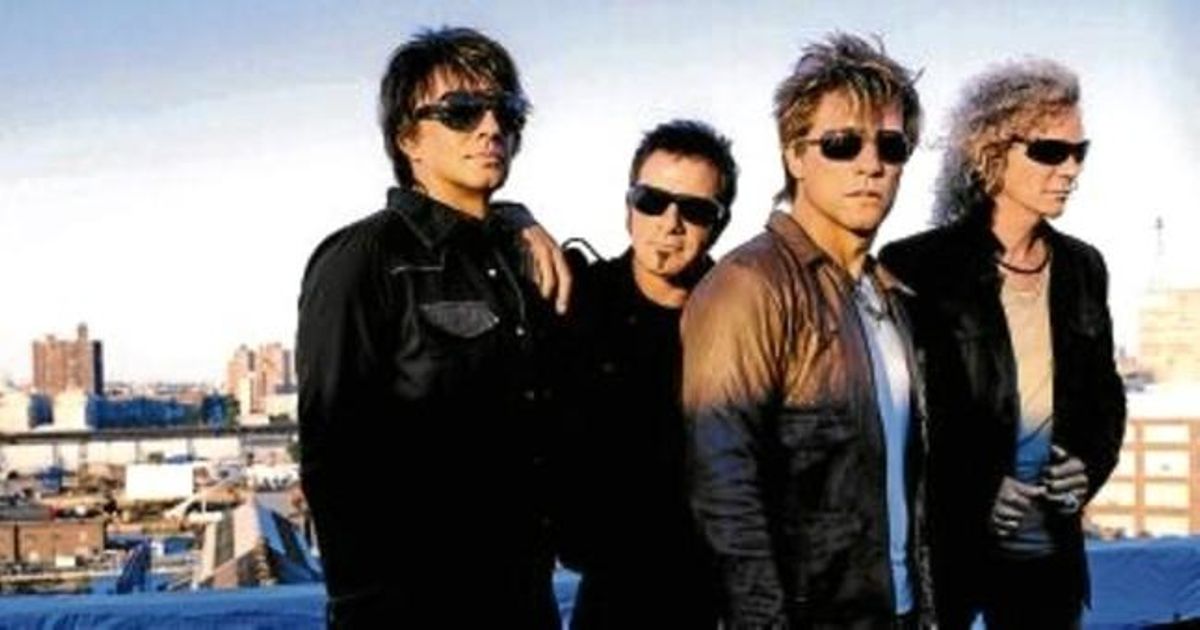 La banda Bon Jovi, ahir a Londres, on va presentar el disc ’The circle’, que serà a les botigues dimarts que ve. La banda Bon Jovi, ahir a Londres, on va presentar el disc ’The circle’, que serà a les botigues dimarts que ve.