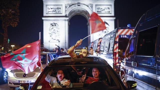 Celebracions dels seguidors marroquins a París durant el Mundial del 2022.