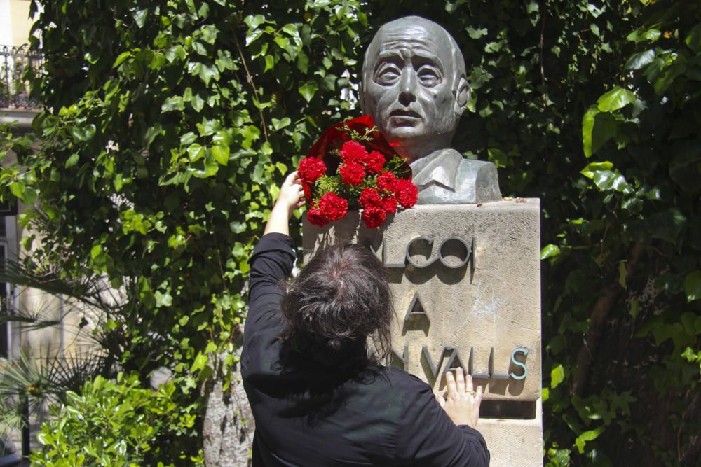 Alcoy escribe una poesía con música y flores para Valls
