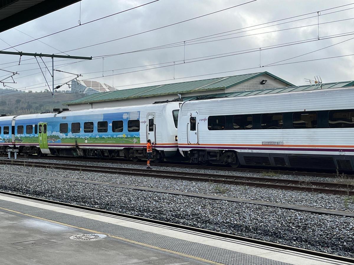 El tren incendiado en la estación intermodal de Santiago el pasado 24 de octubre
