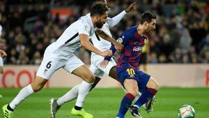 rpaniagua51817355 barcelona s argentine forward lionel messi  r  vies with gra200119215006