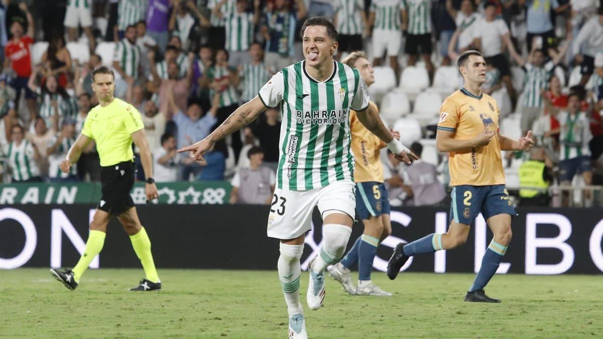 Christian Carracedo festeja su gol ante el Racing de Santander en El Arcángel, en la sexta jornada.