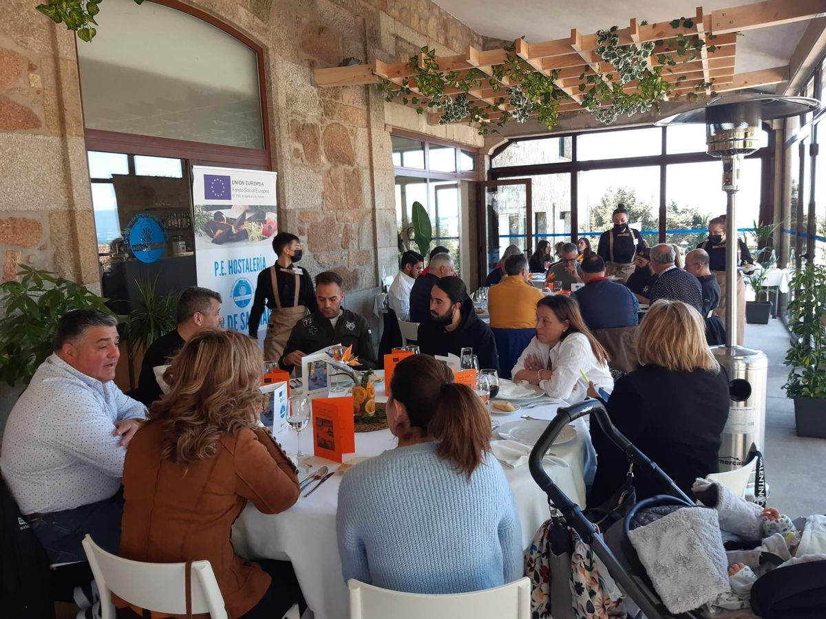 La formación incluyó muchos eventos con el comensal como juez.