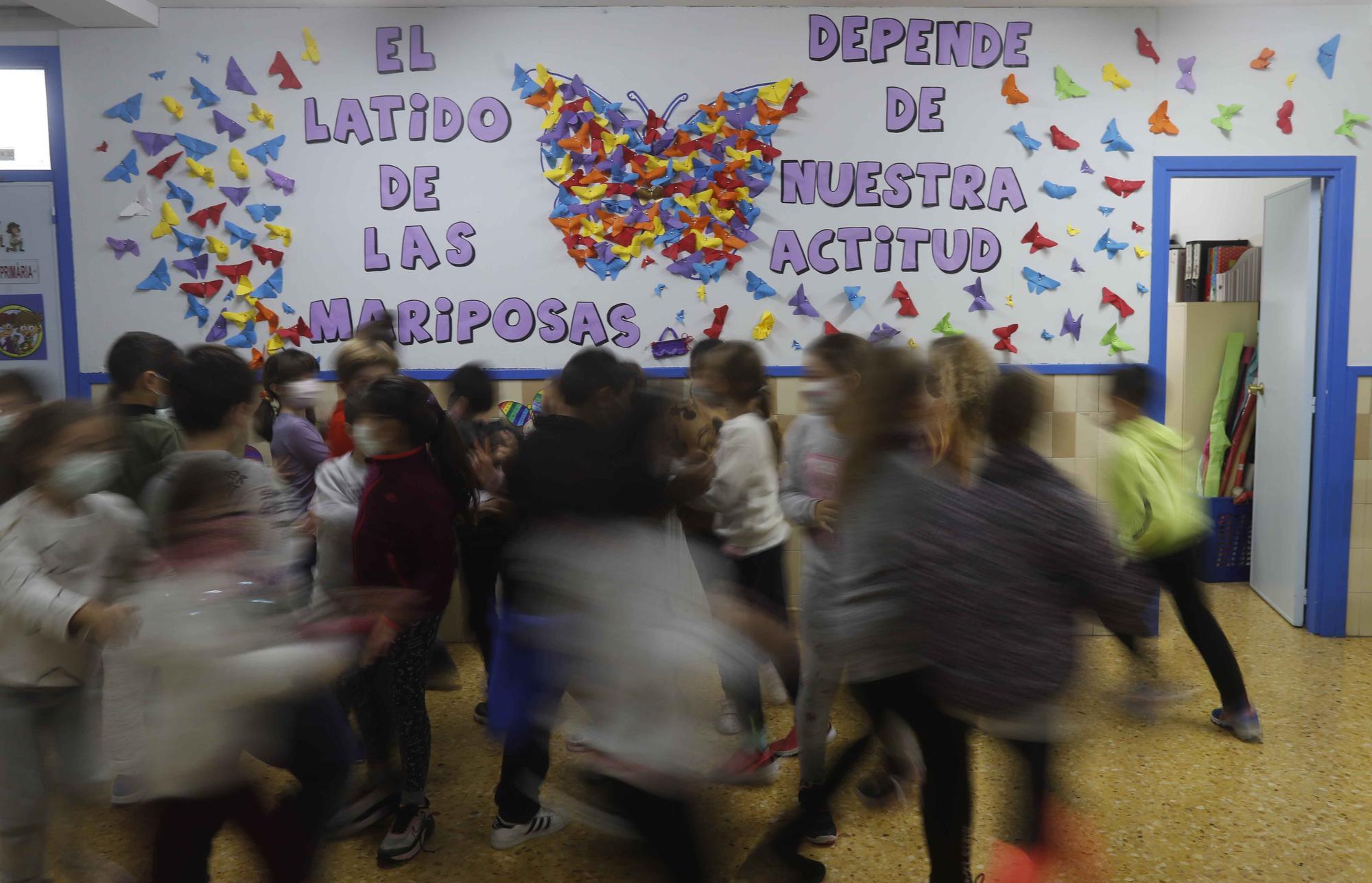 El CEIP "Platero y yo" de Aldaia prepara el 25 N