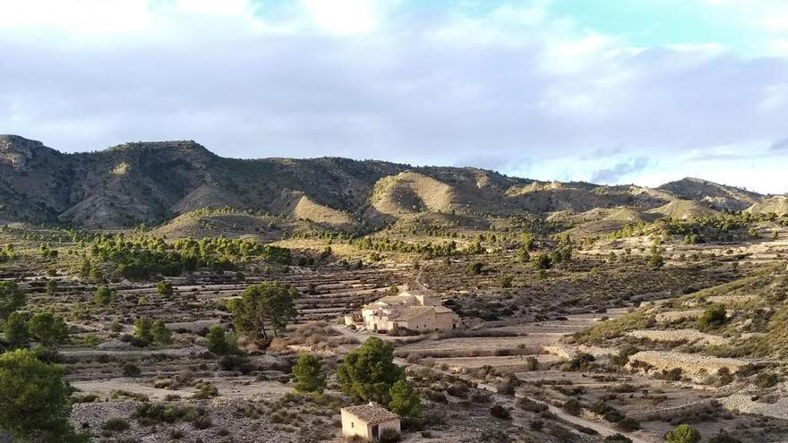 El Consell rechaza un vertedero privado de residuos industriales en Monóvar