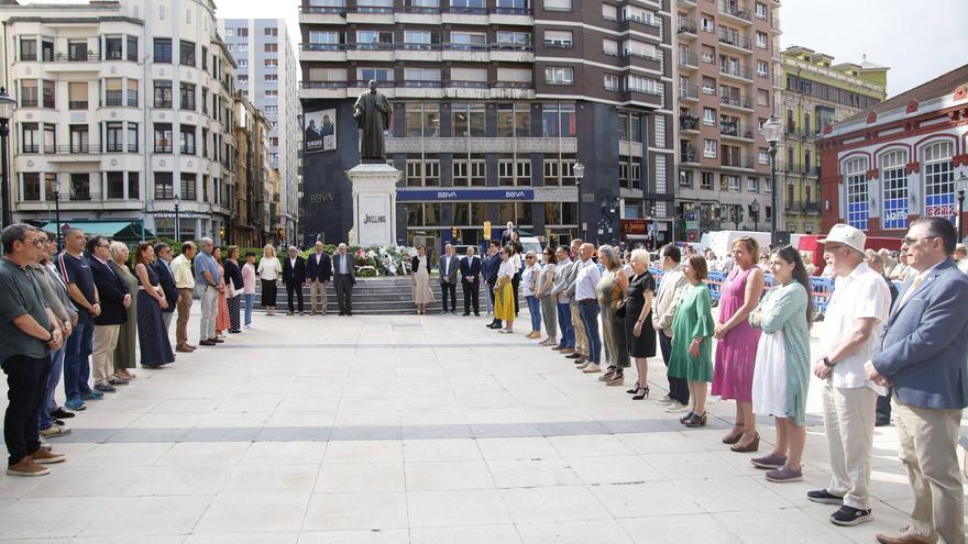 Más de treinta instituciones homenajean a Jovellanos en Gijón: &quot;Fue fiel a sus ideas y defensor de su pueblo&quot;