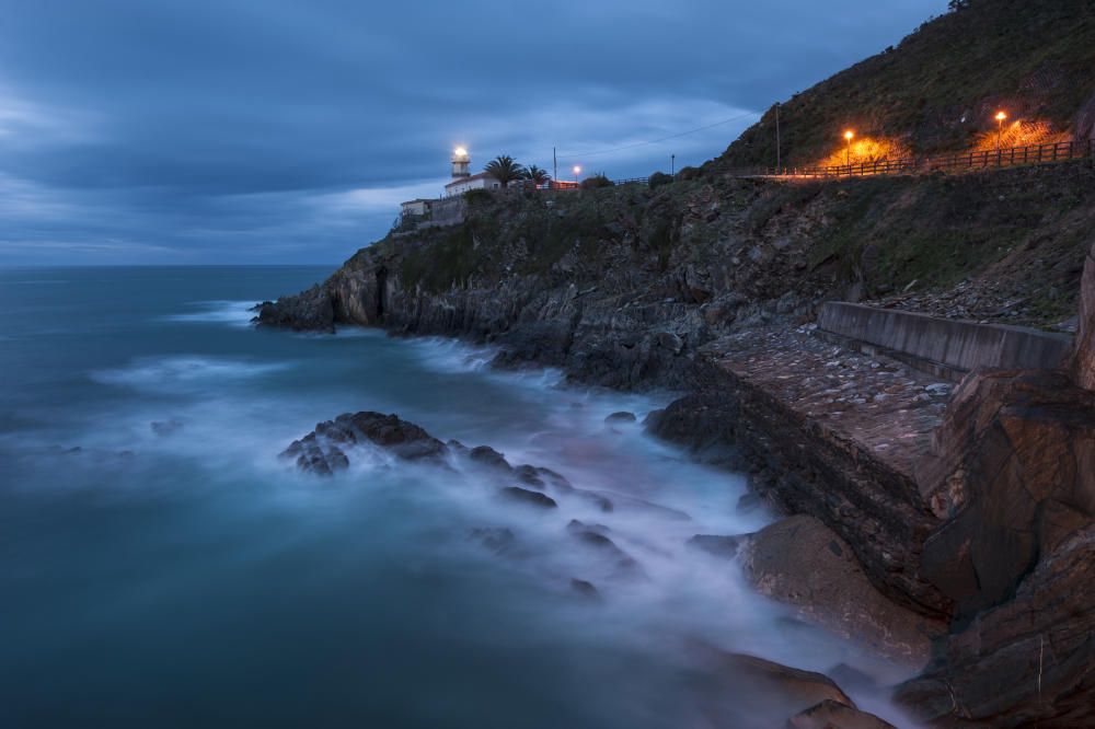 Las preciosas imágenes que dejan los faros de Asturias