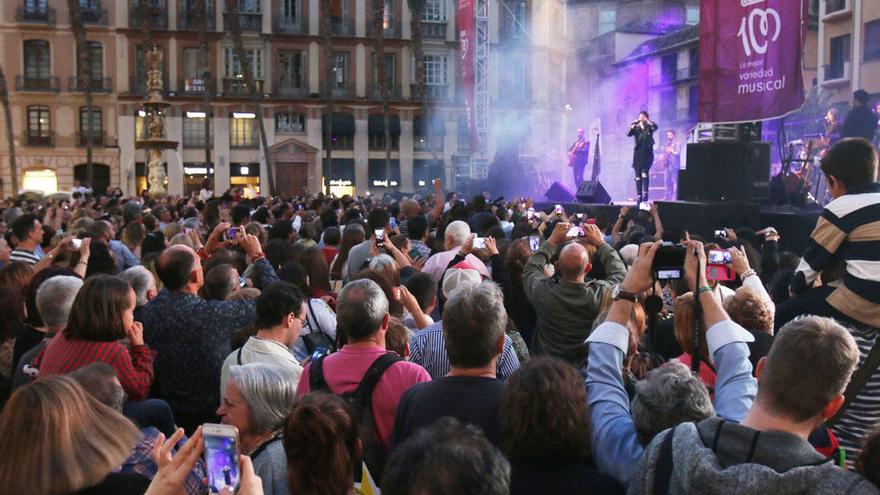 La plaza de la Constitución volverá a acoger un concierto para la Noche en Blanco. El año pasado, la protagonista fue Chenoa.