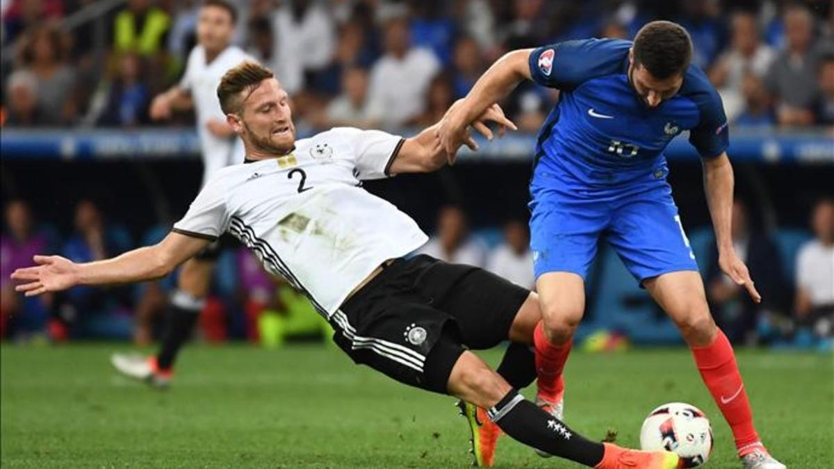 Mustafi, durante un partido de la Eurocopa recientemente disputada