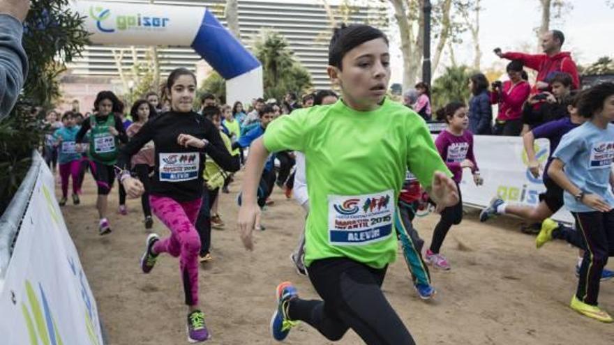 El Maratón Infantil reúne a más de 500 niños - Levante-EMV