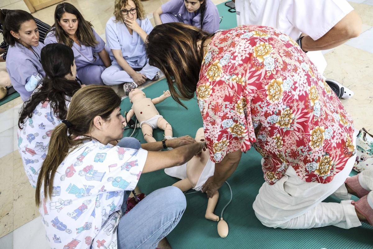 Celebración del Día Mundial del Paro Cardíaco en el Hospital de Sant Joan con un taller de RCP Celebración del Día Mundial del Paro Cardíaco en el Hospital de Sant Joan con un taller de RCP