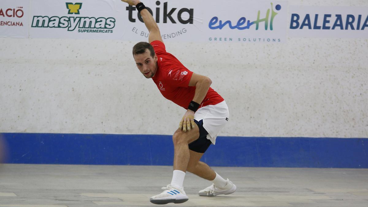 Moltó en la final del Trofeu Mestres, on ha estat campió formant amb el seu rival de hui, Tonet IV.