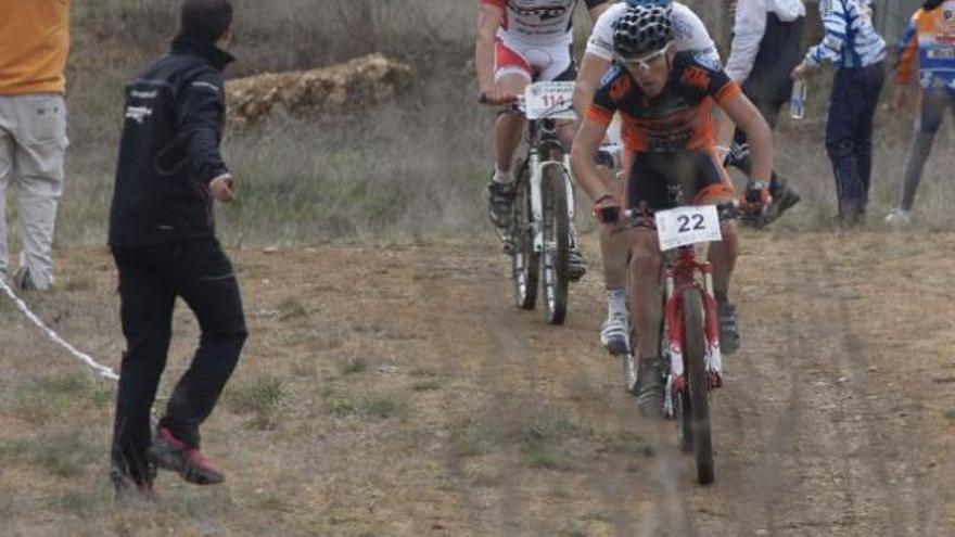 Álvaro Lobato consigue el triunfo en la categoría cadete