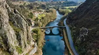 Un pueblo "de película": así es el lugar que tiene el mercado más antiguo de Asturias