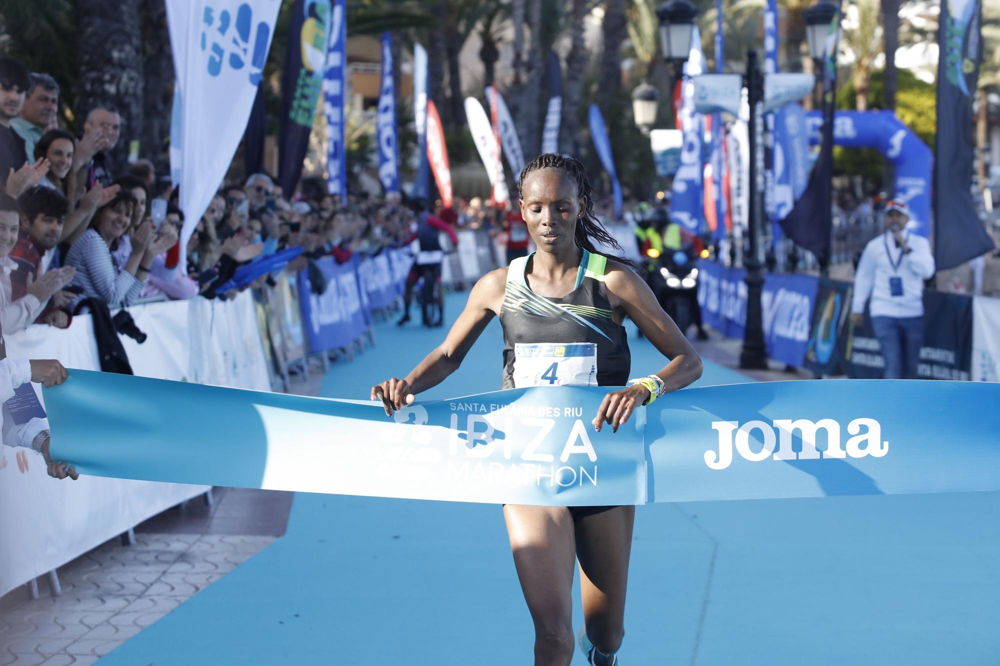 Búscate en nuestra galería de fotos del Santa Eulària Ibiza Marathon