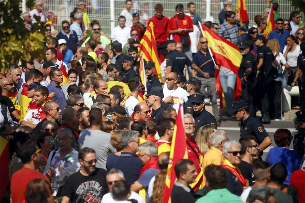 Concentración a las puertas del Siglo XXI por la asamblea de Podemos