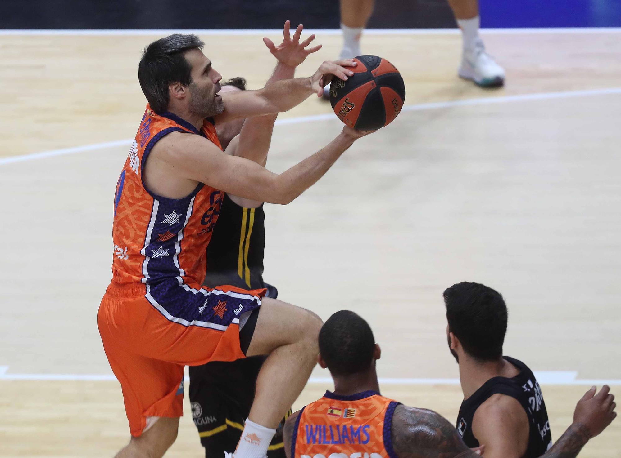 Valencia Basket - Iberostar Tenerife (89-95)