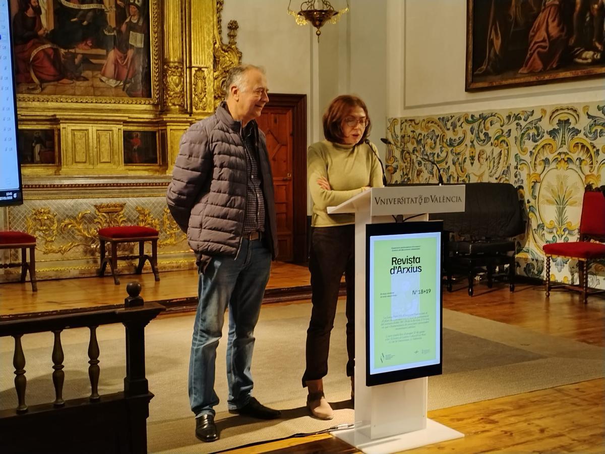 Aureliano Lairón junto a Mari Creu Trujillo, en el acto de reconocimiento.
