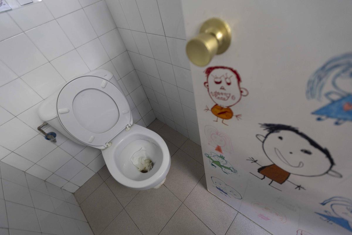 Una fuga deja sin agua dos días a un colegio de Alicante