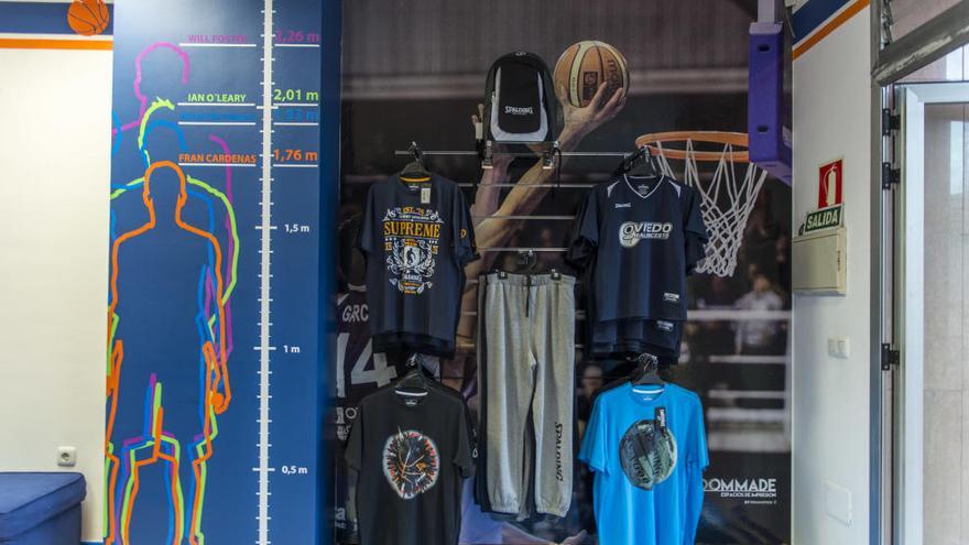 La tienda del club de baloncesto ovetense