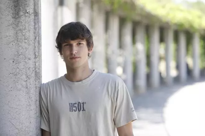 Pau Resta: «El futbol dona moltes voltes, però m'agradaria seguir amb l’Albacete a Segona»