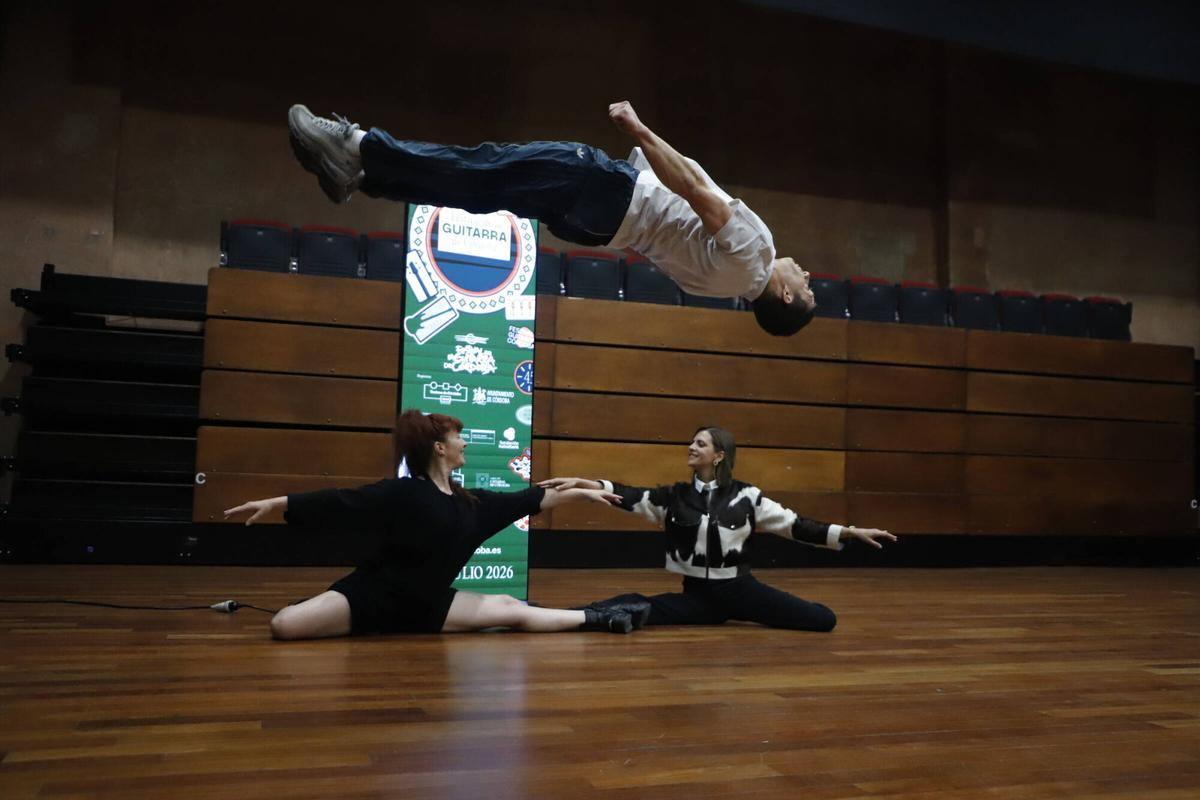 Primera audición presencial de bailarinas para la ópera electrónica.