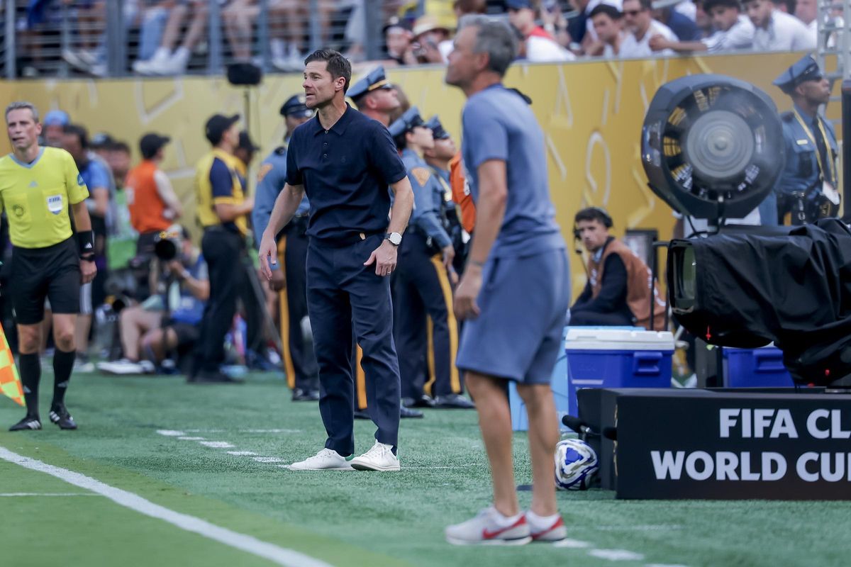 Luis Enrique, després de la pallissa del PSG al Madrid: «Tinc el mòbil ple de missatges culers» Luis Enrique, després de la pallissa del PSG al Madrid: «Tinc el mòbil ple de missatges culers»