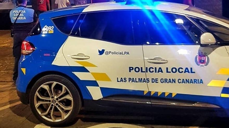 Un vehículo de la Policía Local de Las Palmas de Gran Canaria.