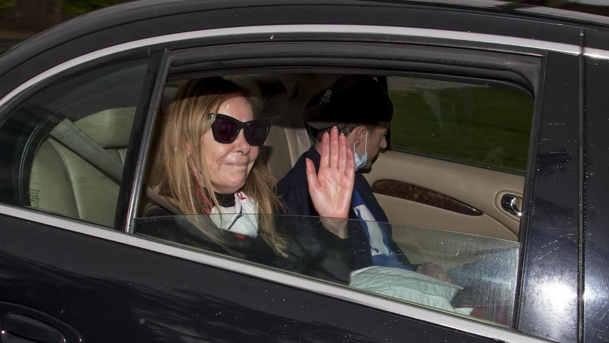 Ana Obregón y Alessandro Lequio llegan a Madrid tras el duro adiós a su hijo Alex.