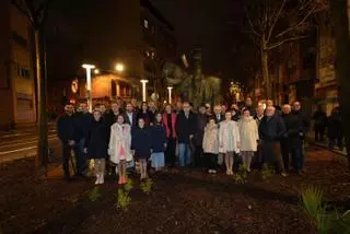 Canto a coro del Pregó en la inauguración de la escultura del Pregoner en Castelló