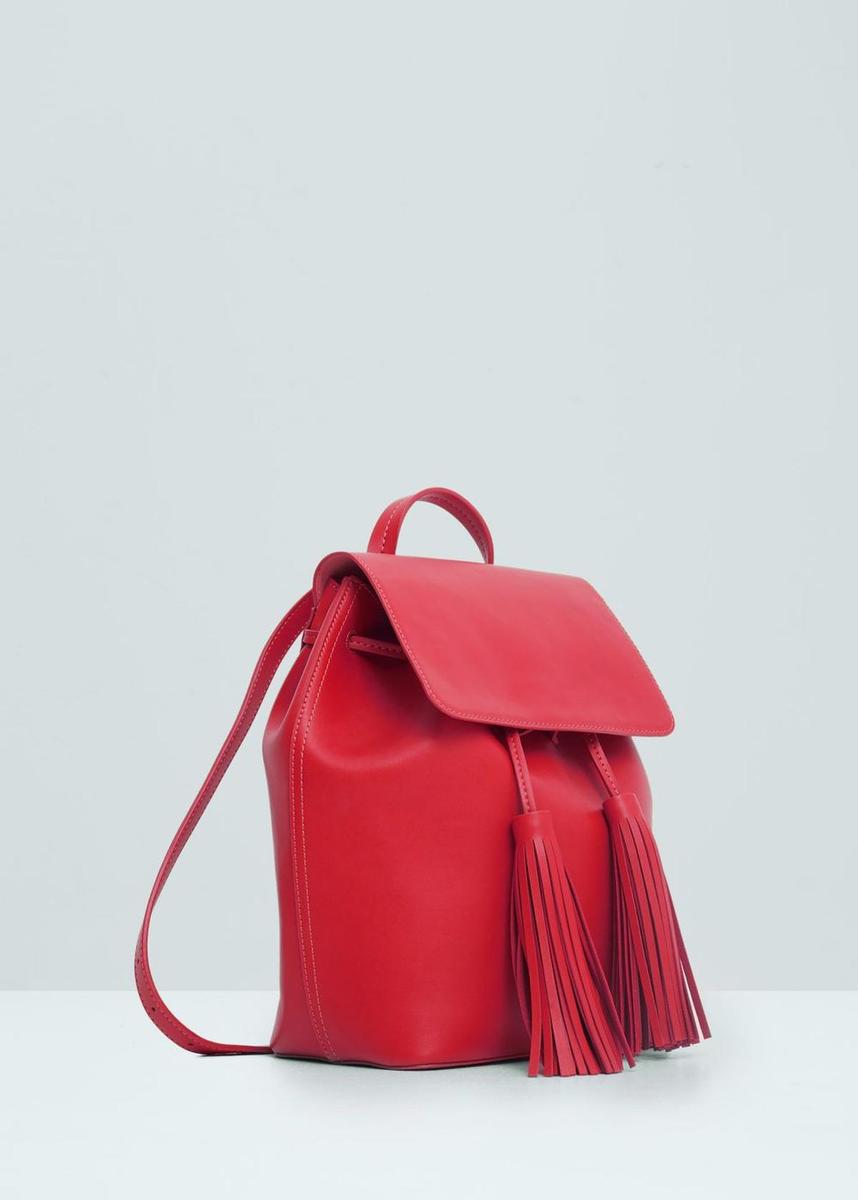 Alerta tendencia, mochila roja de Mango (35,99€)