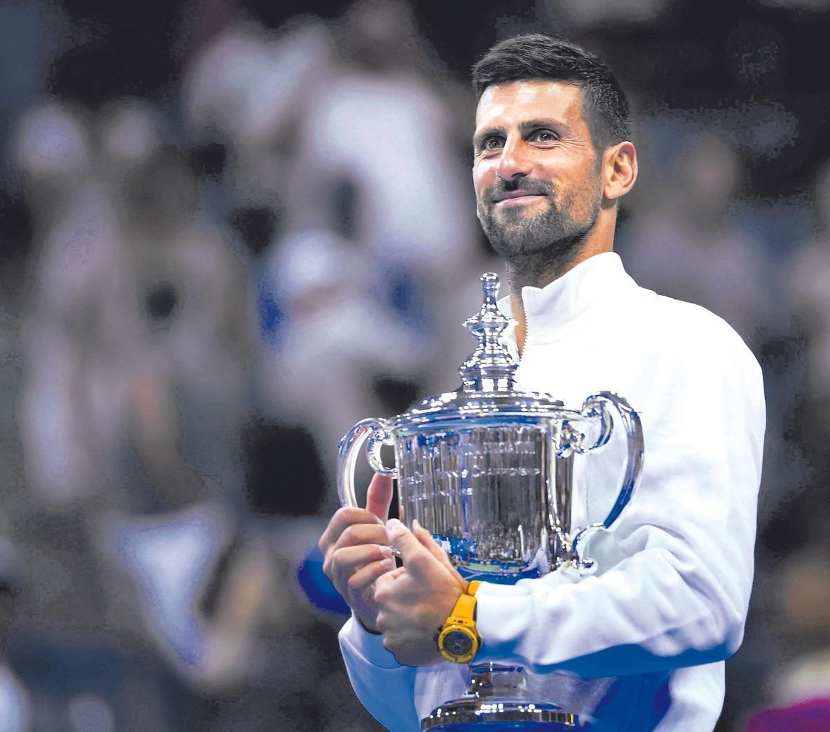 Djokovic guanya el seu dècim Open d'Austràlia, el seu tercer Roland Garros, el seu quart Open dels Estats Units i supera Rafa Nadal com el tennista amb més Grand Slams de la història.