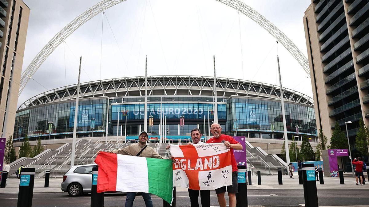 Afició de les dues seleccions
al mític estadi de Wembley. | 
REUTERS/HENRY NICHOLLS
