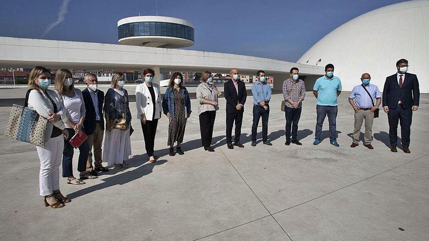 Representantes del consejo municipal, la semana pasada en el Centro Niemeyer.