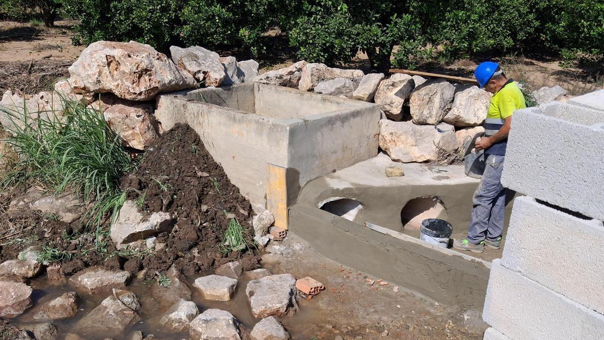 Veolia, empresa gestora del ciclo del agua en el municipio de Guadassuar y responsable de llevar a cabo las obras de reconstrucción y mejora de las infraestructuras afectadas por la DANA, ha avanzado ya hasta alcanzar un 70% de ejecución de las mismas.