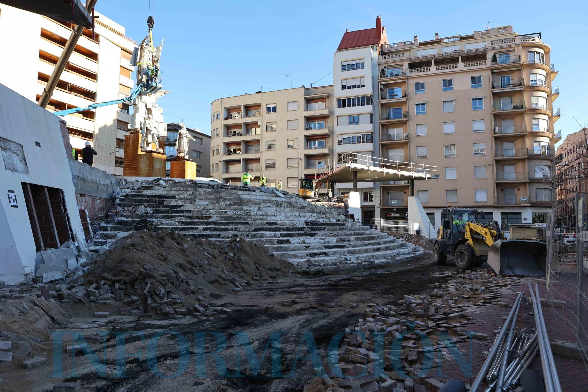 Retiran la imagen de San Jorge de la Rosaleda de Alcoy