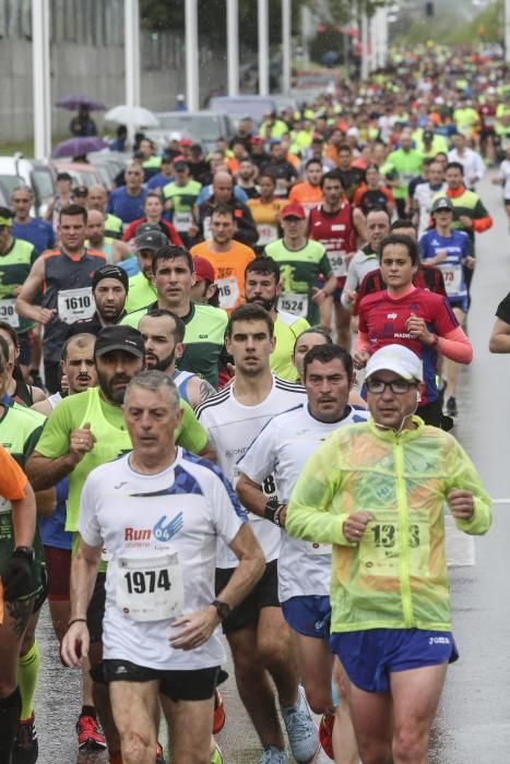 Multitudinaria media maratón en Gijón.