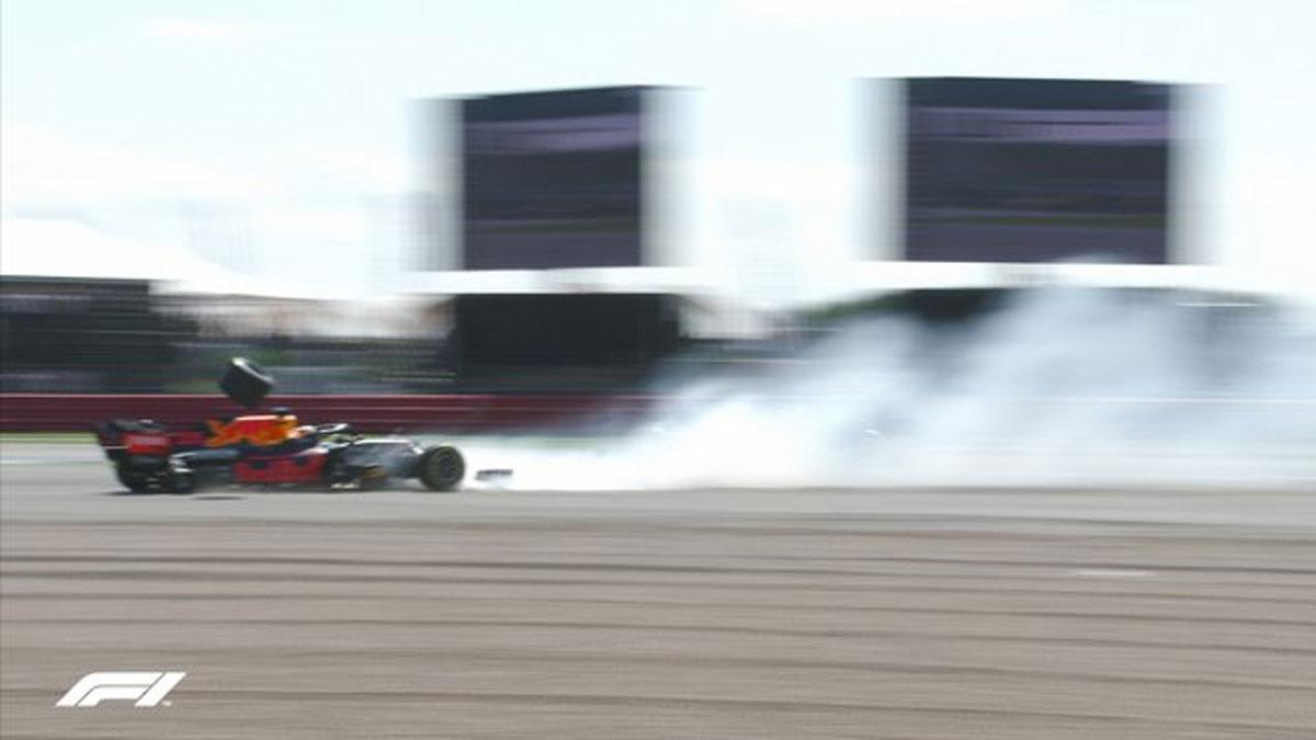 El coche de Verstappen tras el accidente