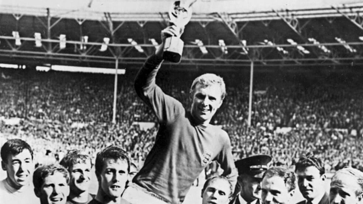 Bobby Moore, capitán de la selección de Inglaterra que ganó el Mundial de 1966