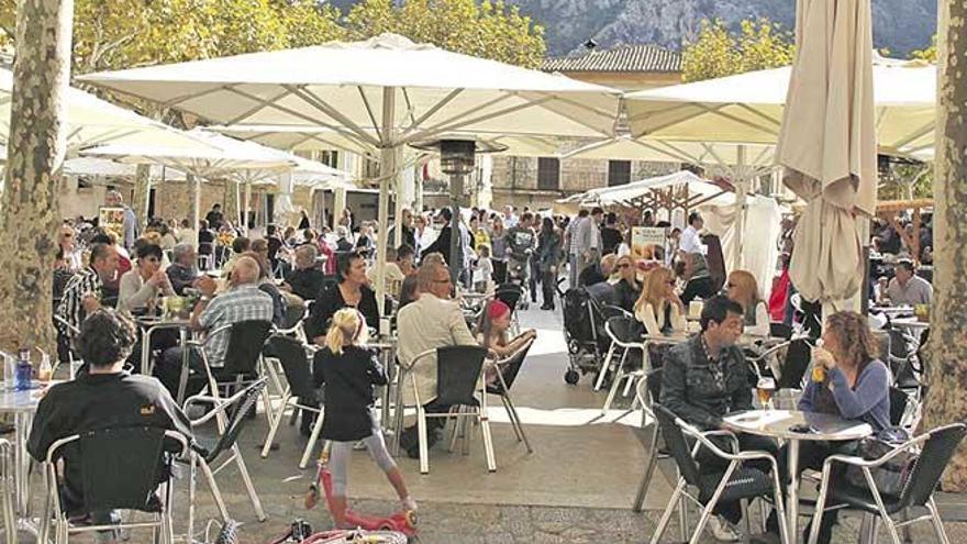 La plaza de Pollença, una de las zonas con más actividad de restauración del municipio.