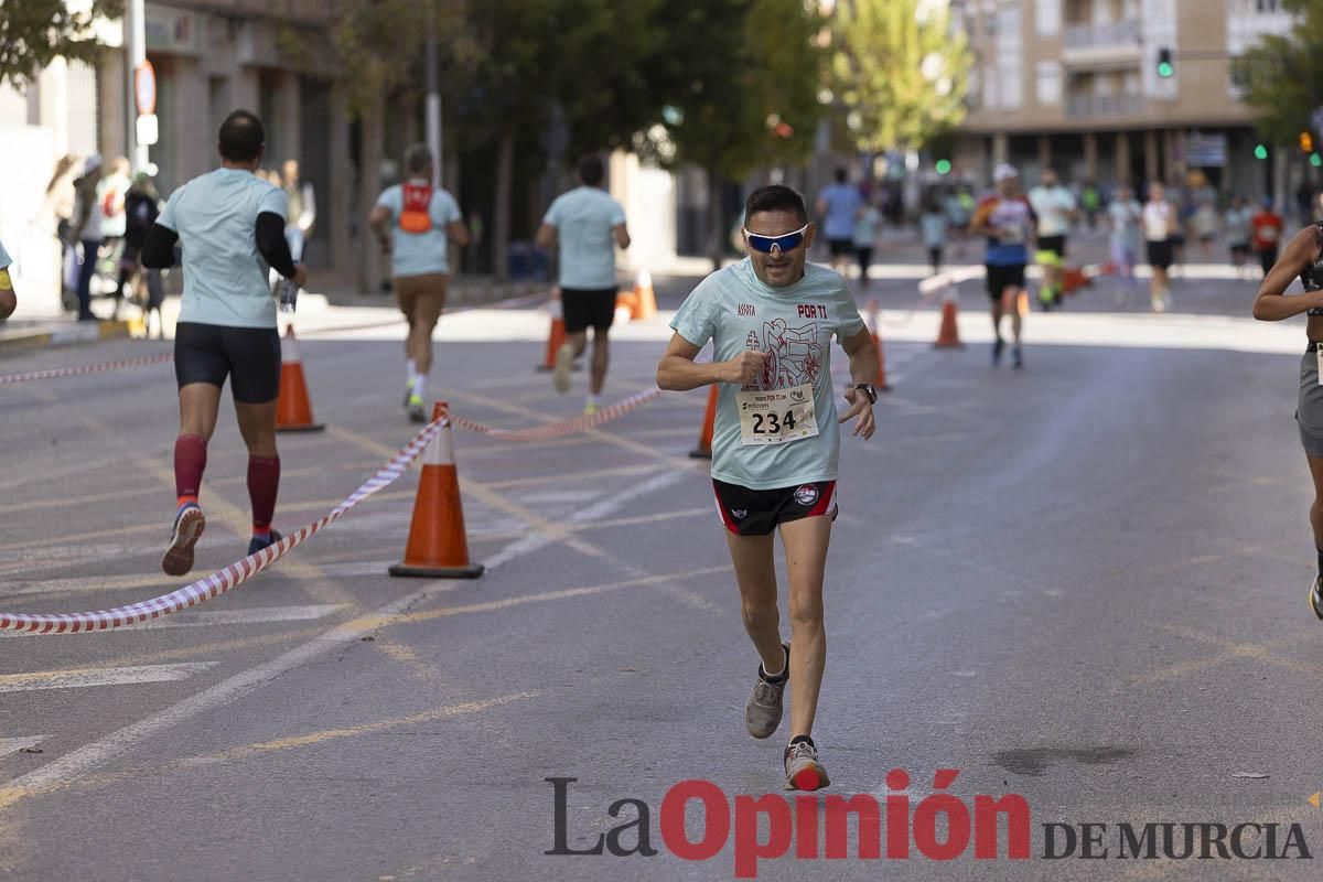 Carrera '10K Assota por ti' en Caravaca (salida y giro primera vuelta)